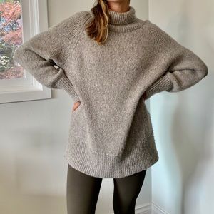 The Group by Babaton Day Off Turtleneck, size 2